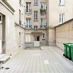 Quiet And Charming 30 M Apartment